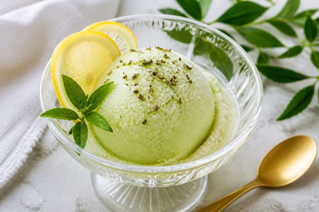 Sorbet à la verveine : la recette maison ultra rafraîchissante